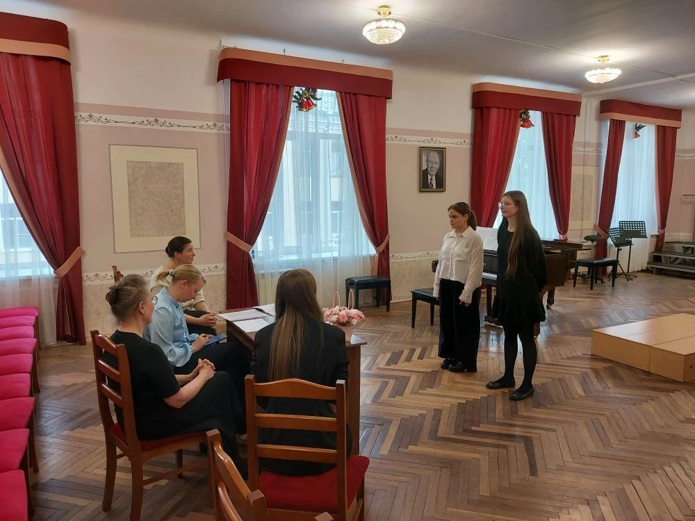 Вот и прошли выпускные экзамены на всех отделениях школы, и наши выпускники получили св...