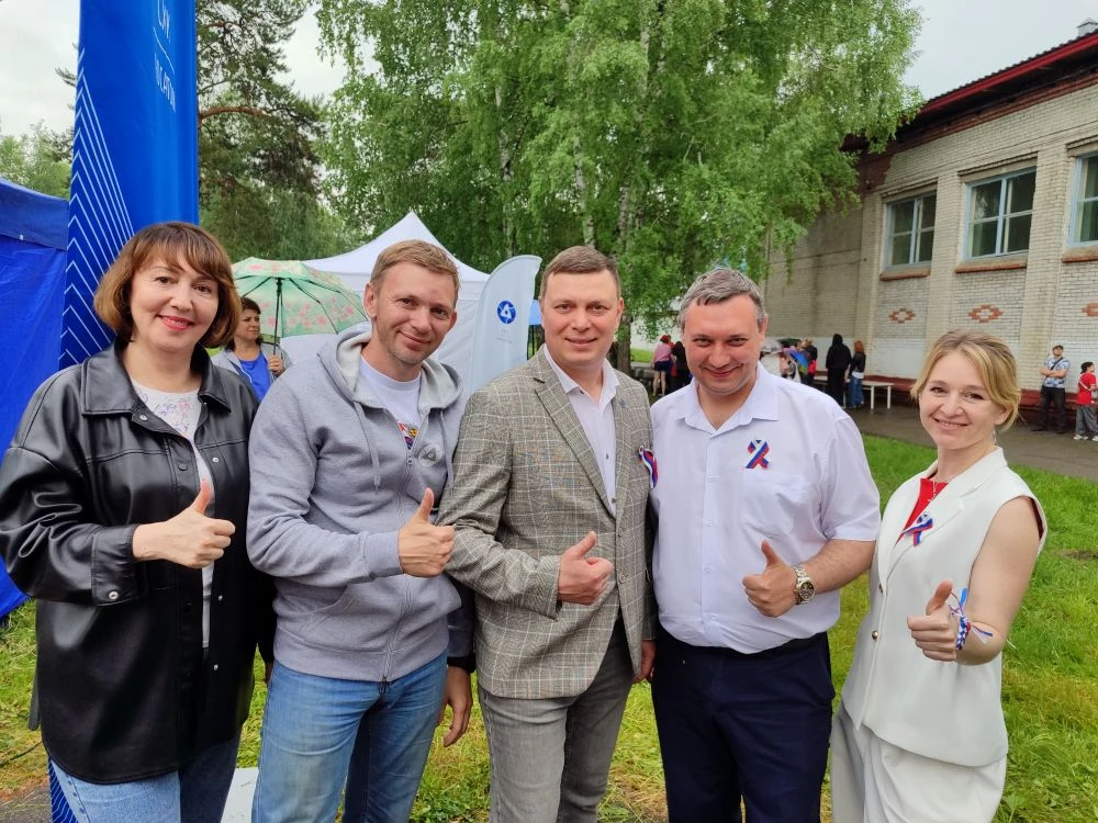 🇷🇺1️⃣2️⃣ июня 2️⃣0️⃣2️⃣6️⃣ г. на территории МБОУ "СОШ №196" Северск состоялся праздник #МирныйАтом