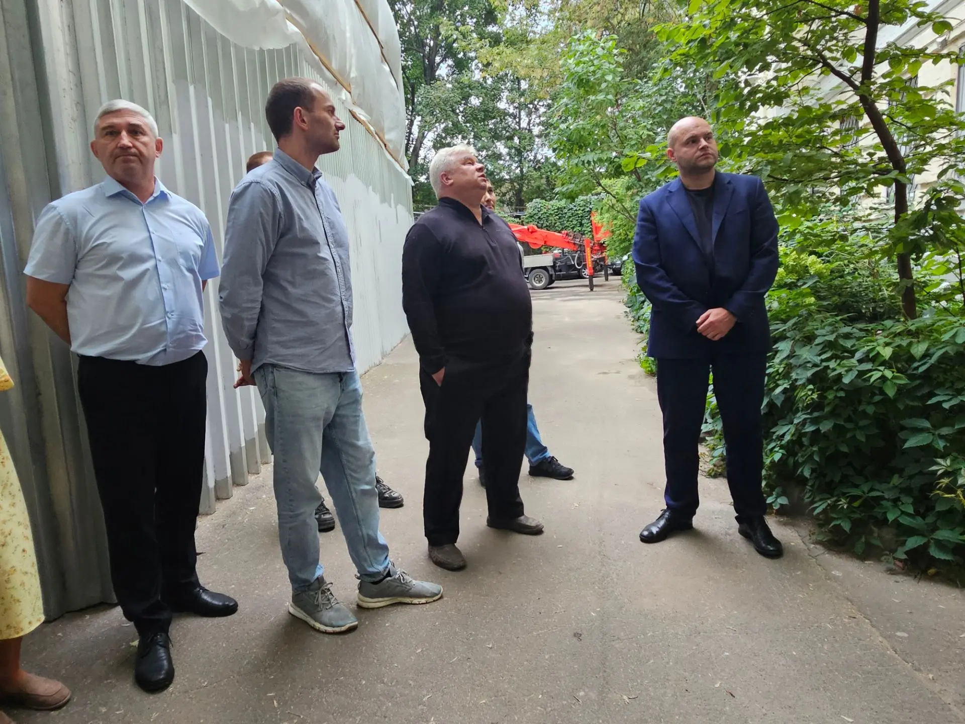 📍 Глава управы Станислав Юрьевич Ставцев провел личный обход по адресу: Хитровский пер...