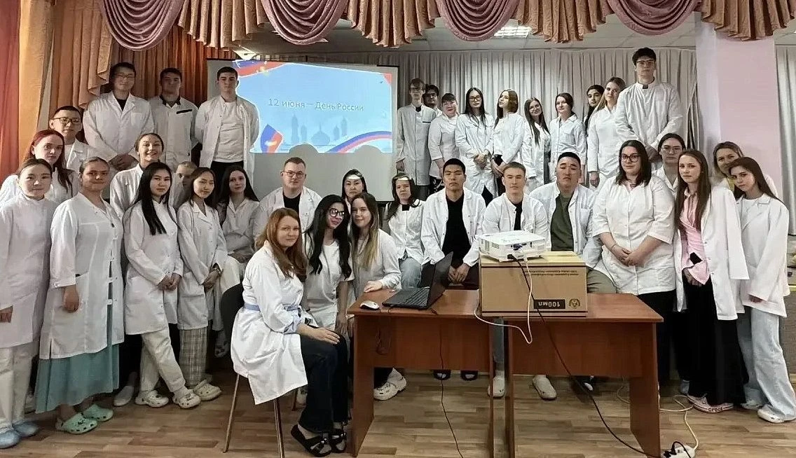 Язык, культура и любовь к Родине: яркие итоги учебного года для студентов третьего курса
 
Завершени