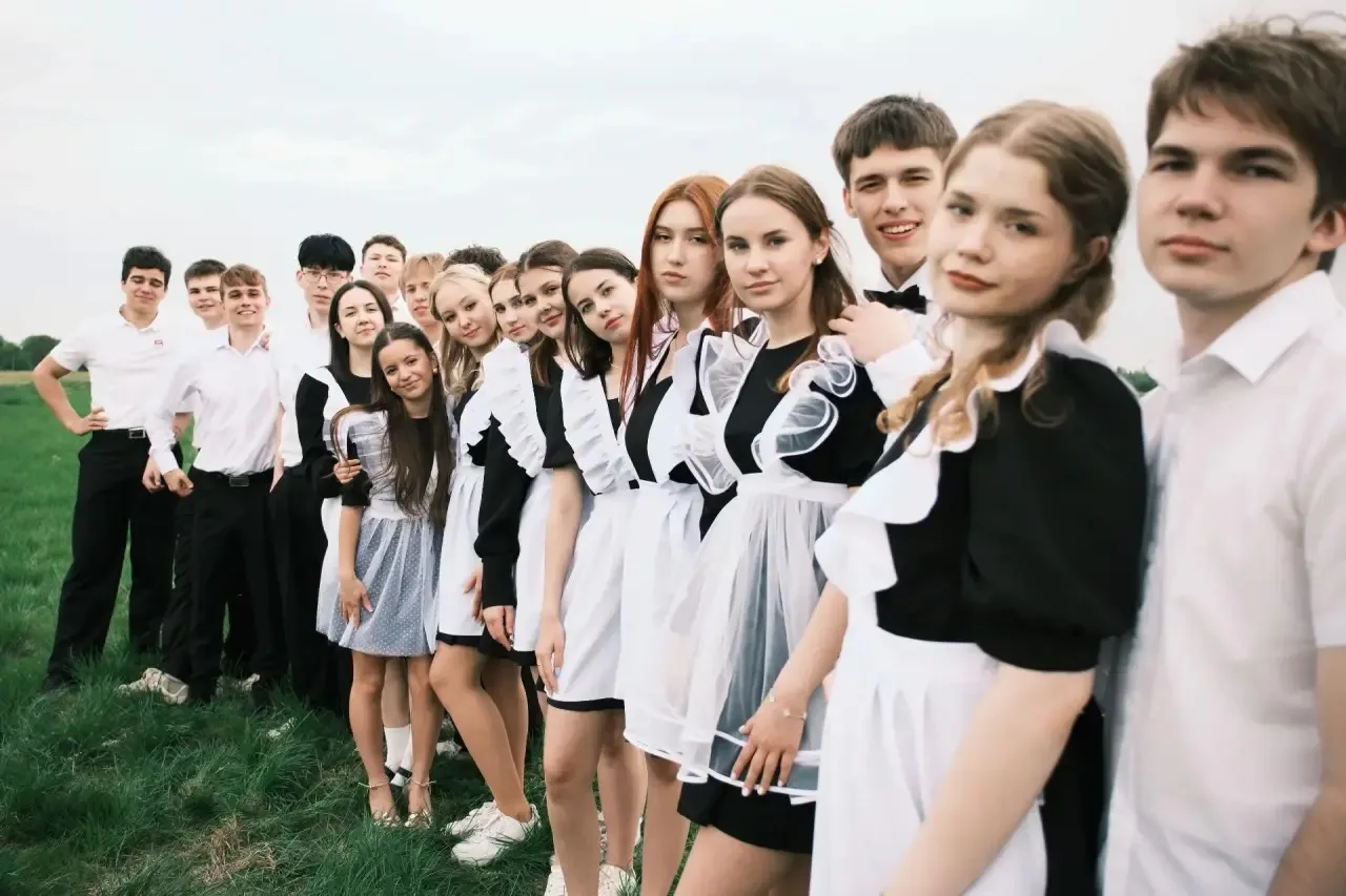 В личные сообщения во ВКонтакте мне написали родители выпускников автозаводской школы №...