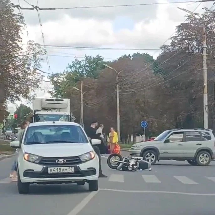 Авария с мотоциклом произошла на улице Лескова