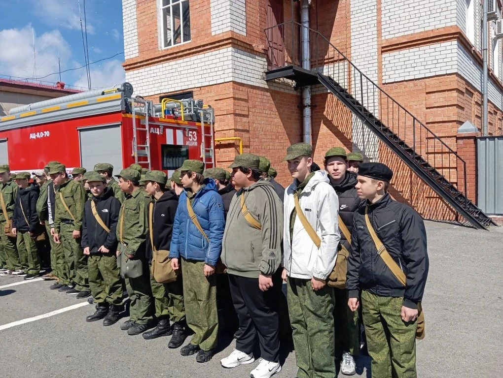 Второй день учебных сборов для учеников 8В класса МАОУ СОШ№5 г. Ишима выдался по-настоящему горячим!