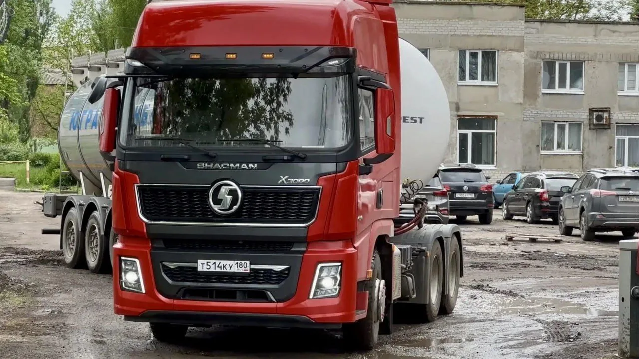 Автоцистерны из Югры перевезли в Макеевке более 50 тысяч тонн воды