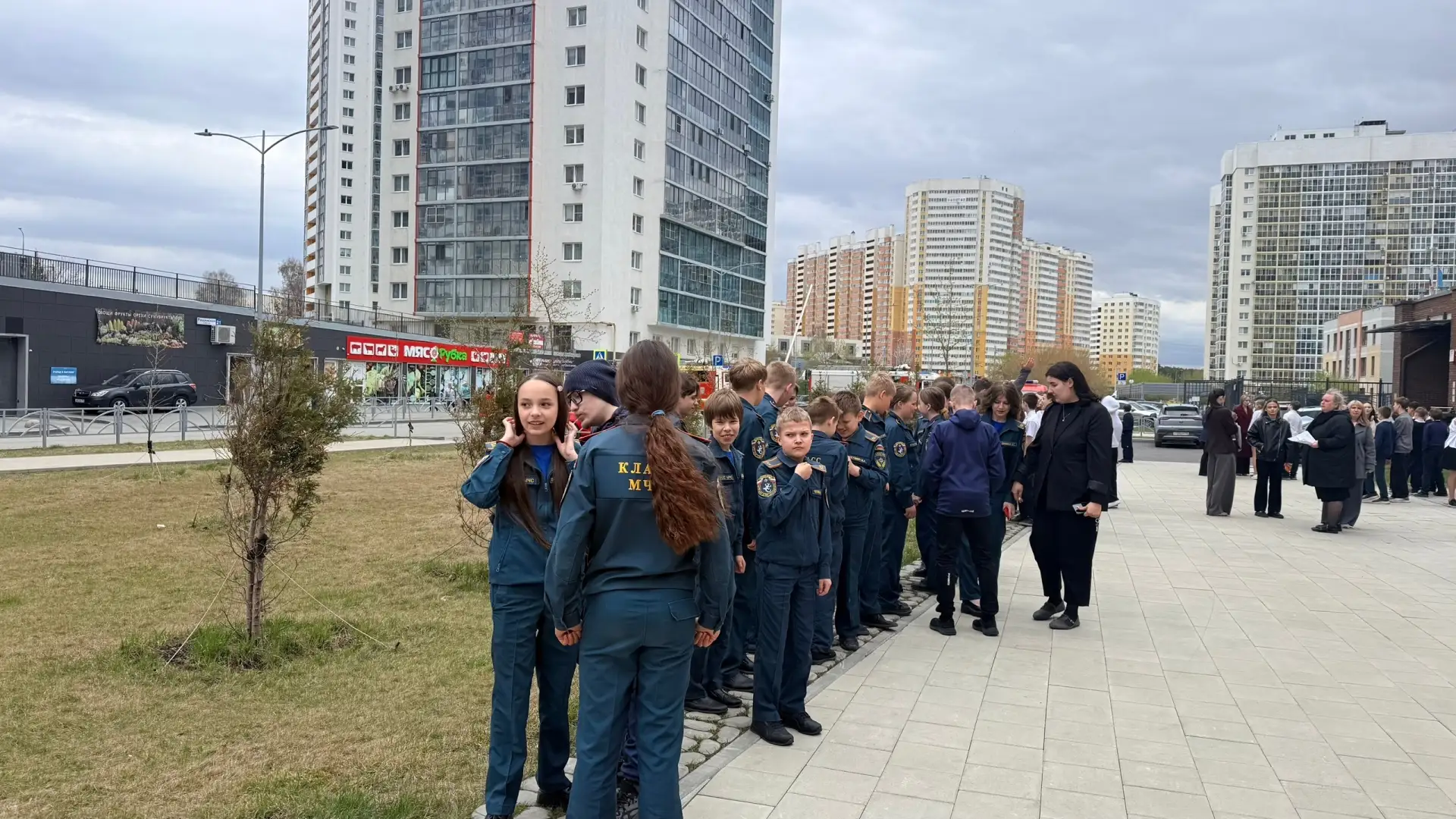 ⚡́ Объектовые тренировки в школе № 300 «Перспектива»: безопасность превыше всего!    📅 21 апреля 202