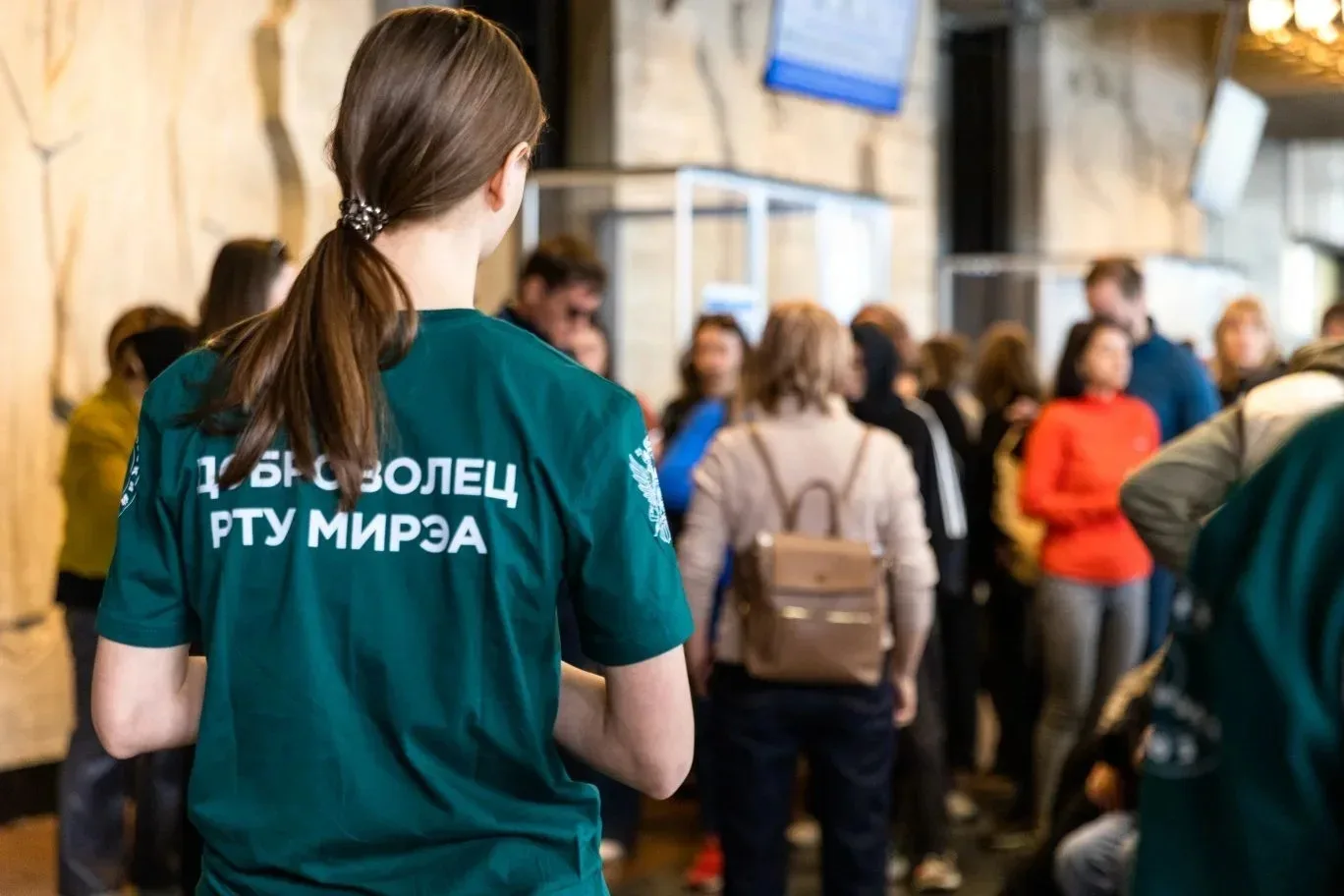 Автопробег памяти: волонтёрская миссия студентов РТУ МИРЭА в Волгограде продолжается.   🚀Студенты фи