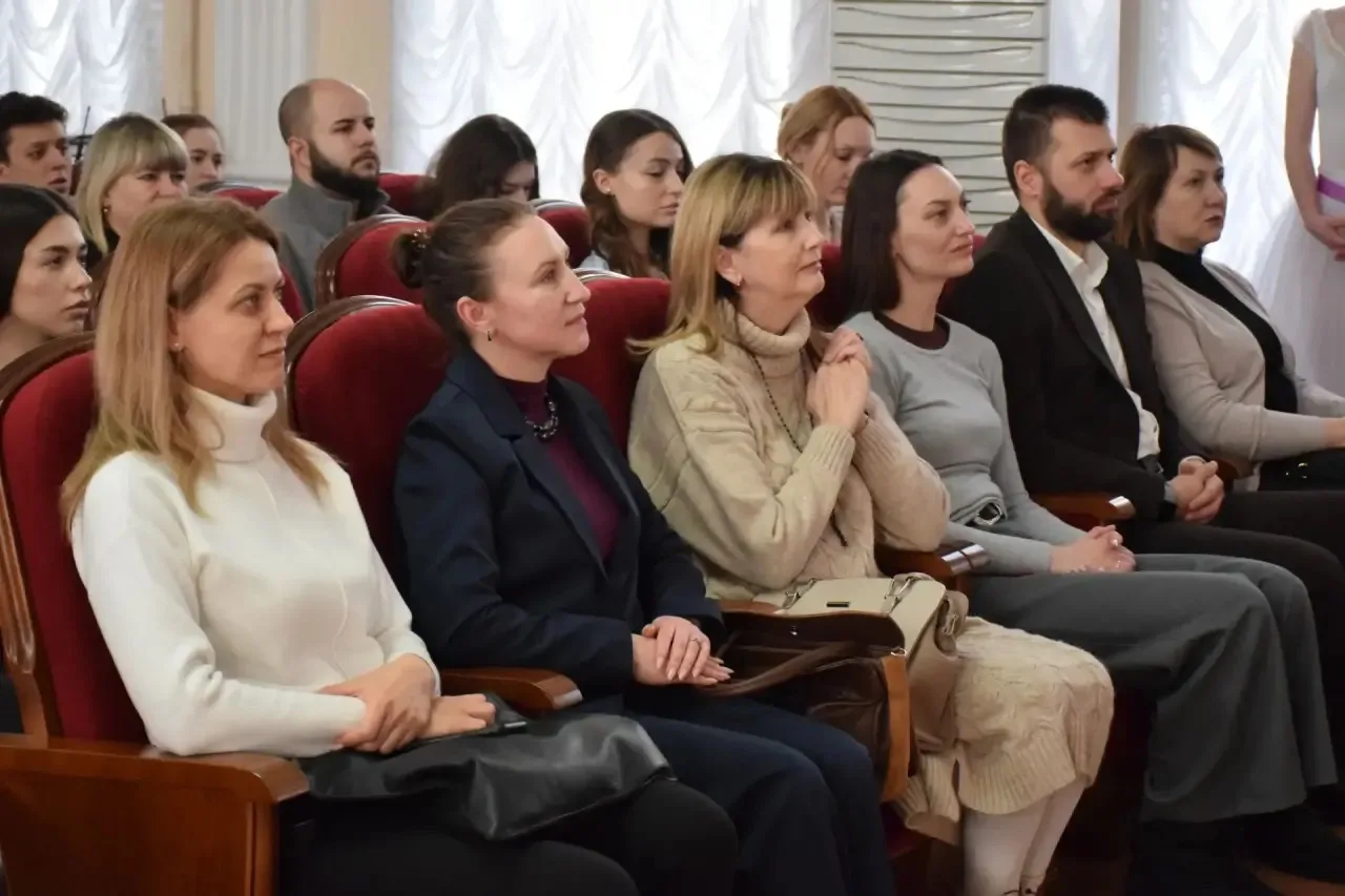 Сегодня подвели итоги конкурса на лучшее новогоднее оформление среди предприятий и организаций, кото
