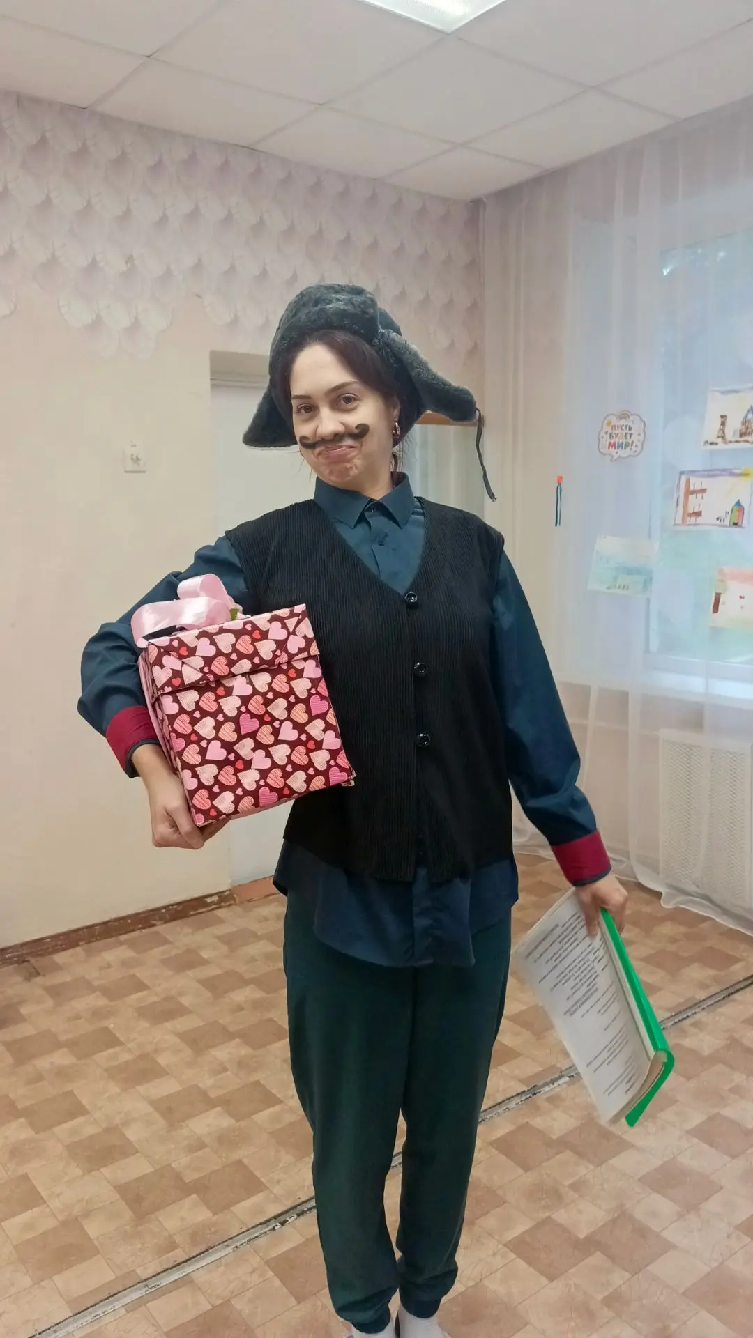 Лето - это маленькая жизнь! И даже такой летний дождливый день мы проводим весело и инт...