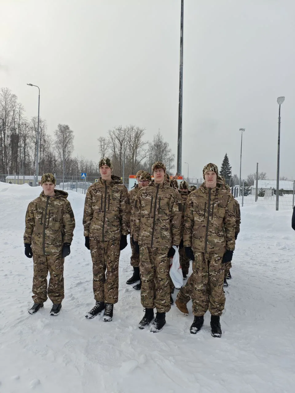 🇷🇺Юноши 10 классов — на военно-патриотических сборах «Гвардеец».  Наши десятиклассники 25 февраля пр