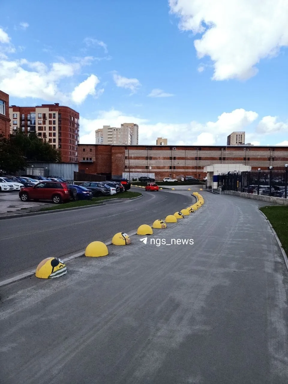 💛 Миньоны появились на Потанинском переулке в Новосибирске