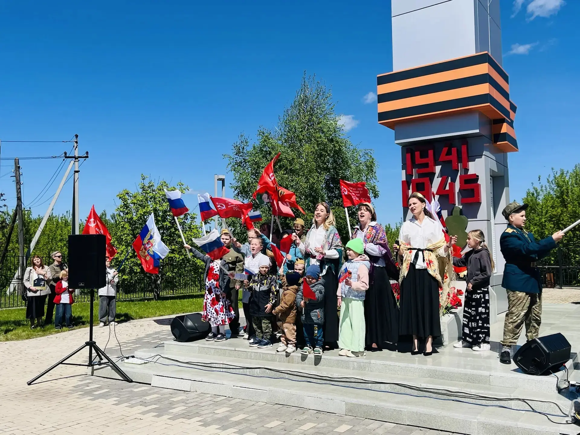 🔥Вечный огонь нашей благодарности  🇷🇺 9 мая, в день Великой Победы, тысячи россиян собираются возле 