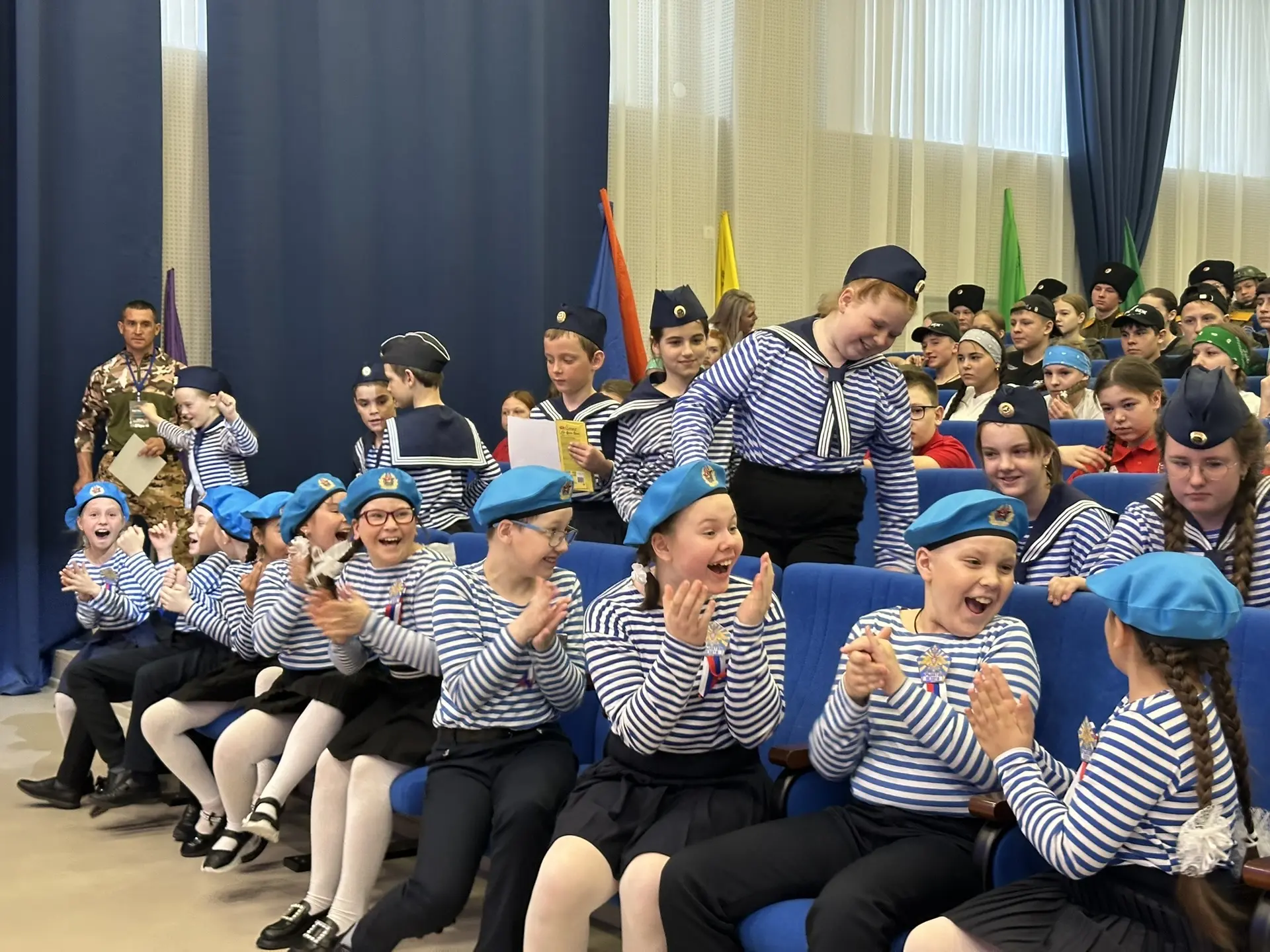 Завершился муниципальный этап военно-патриотической игры «Зарница 2.0» 🇷🇺  Наши юные герои приняли у