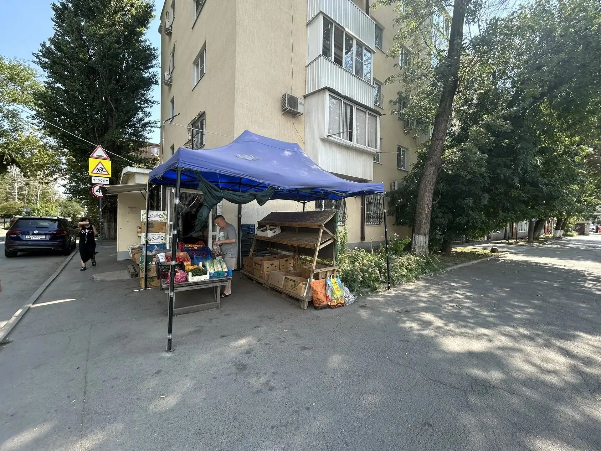 В рамках личного приема граждан главой администрации Первомайского района города Ростов...