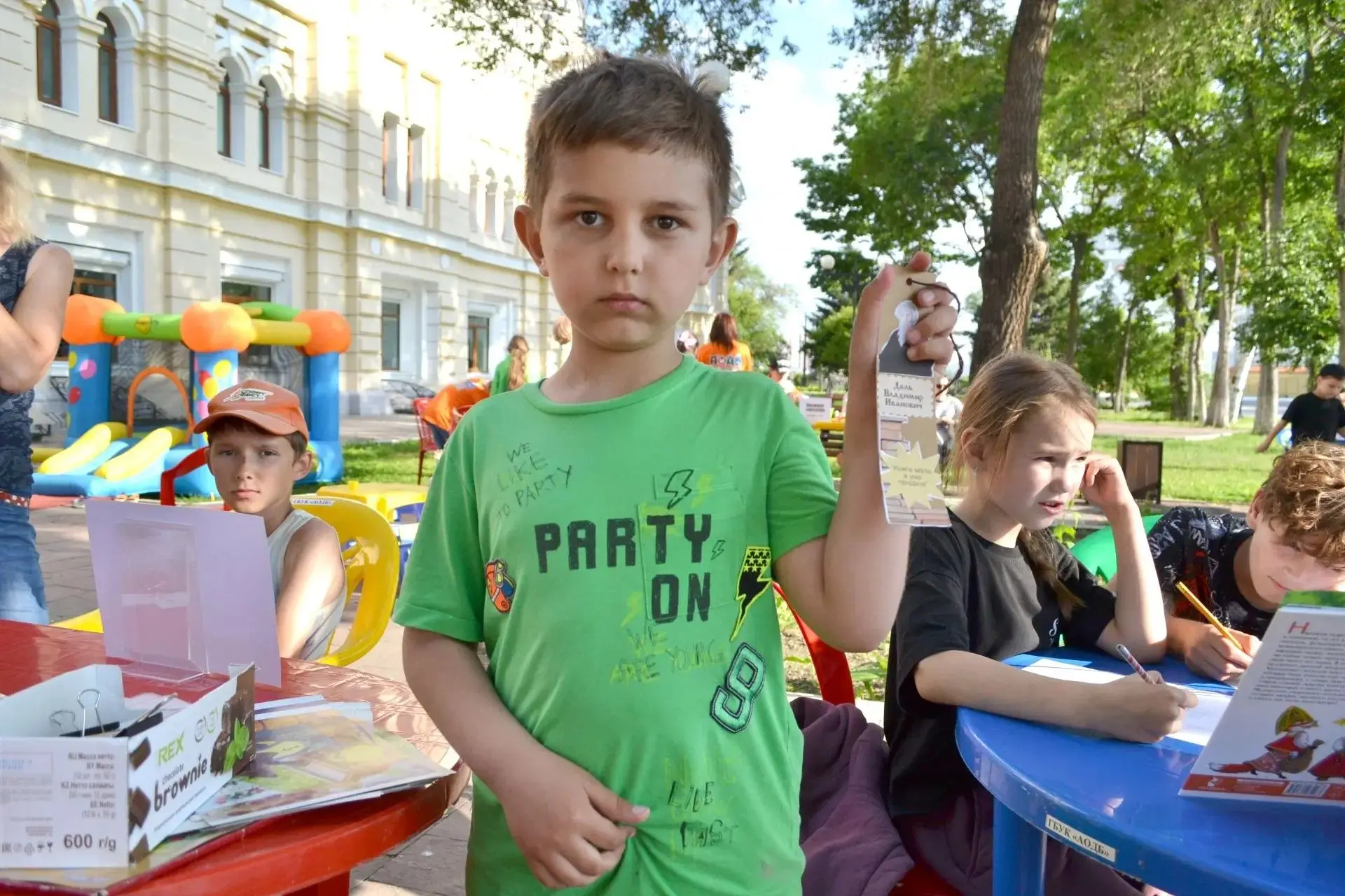 Дан старт работе летнего читального зала!

📅19 июня на площадке перед библиотекой прошла литературн
