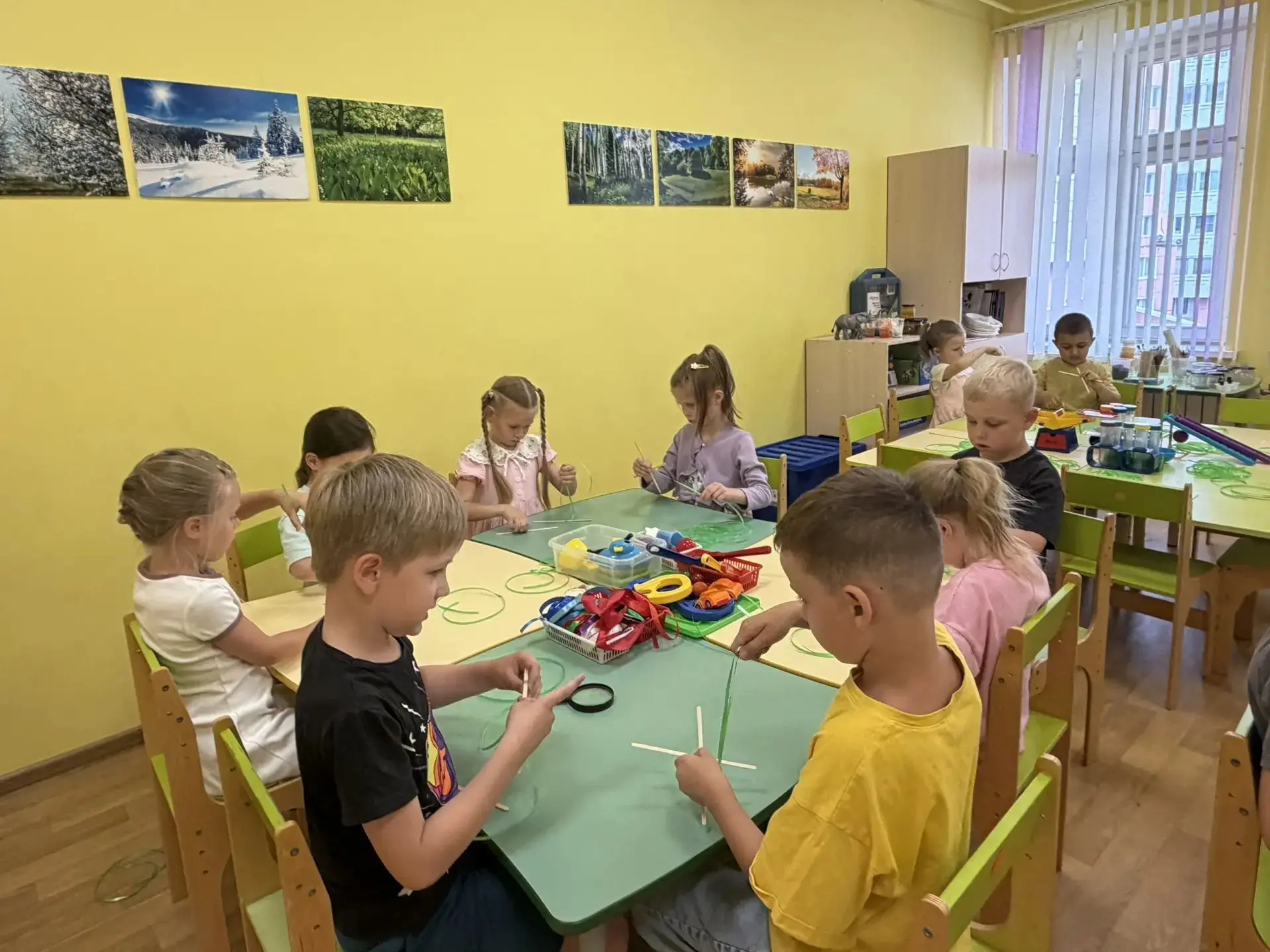 В нашей любимой детсадовской лаборатории маленькие учёные завершили сложнейший цикл под...