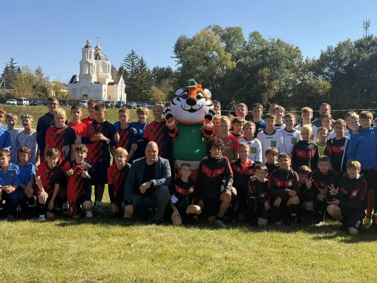 🏟 Сегодня на стадионе «Уссури» состоялось торжественное открытие первенства Приморског...