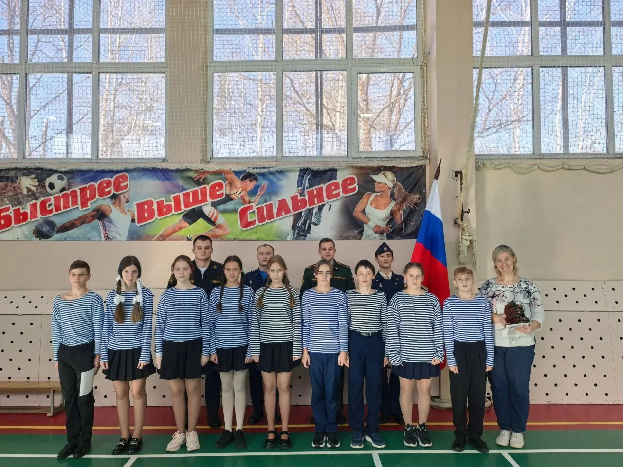 ⭐️Военно-патриотический месячник⭐️ 🪖  В гимназии традиционно прошёл  школьный конкурс «Смотр строя и