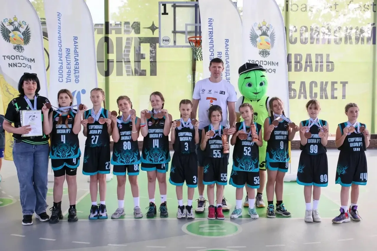 1 июня в поселке Витязево (г. Анапа) завершился Всероссийский фестиваль по баскетболу �...