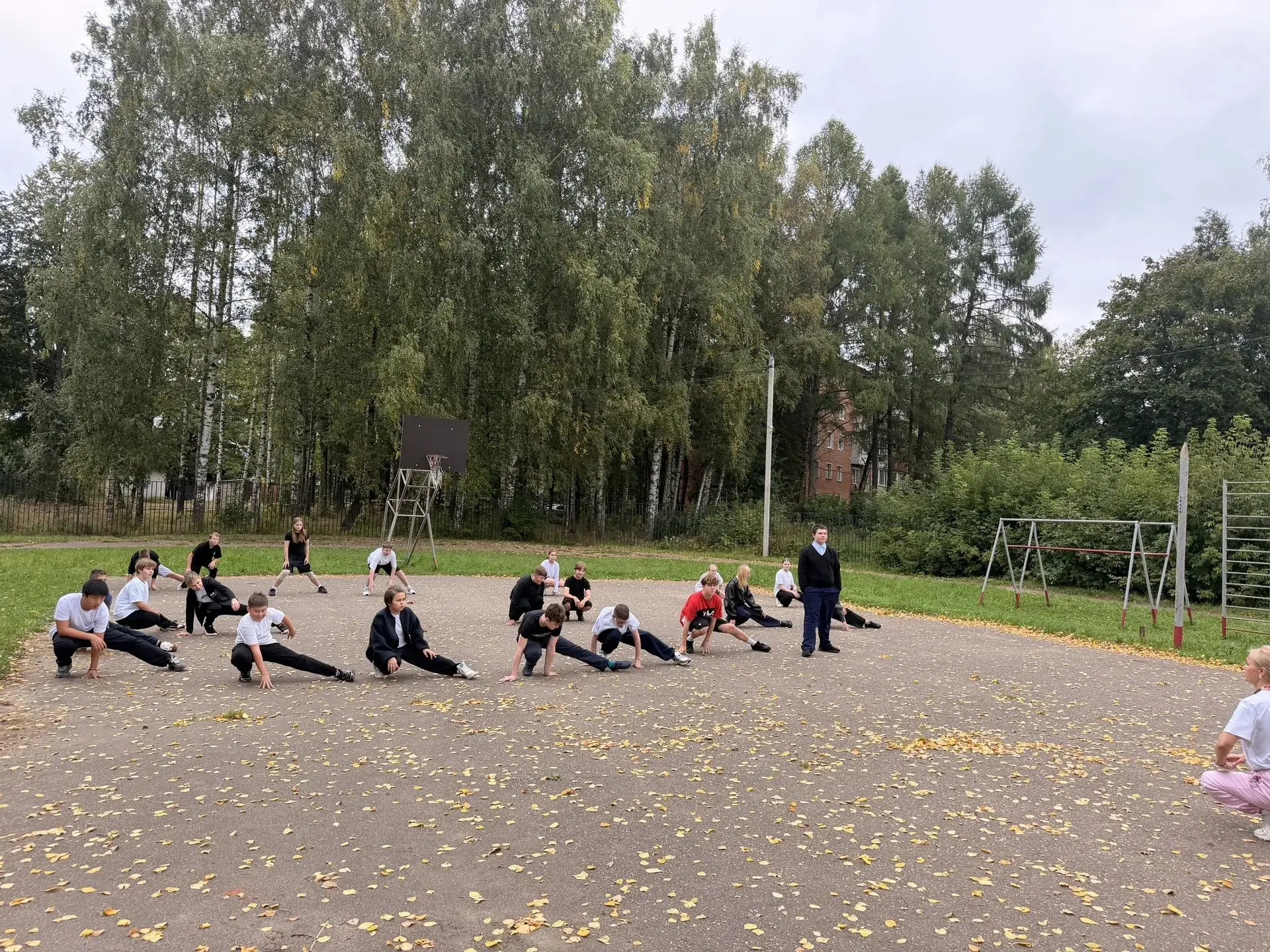 🎉 Уроки физкультуры в нашей школе — это не просто про нормативы и разминку! Это про эн...
