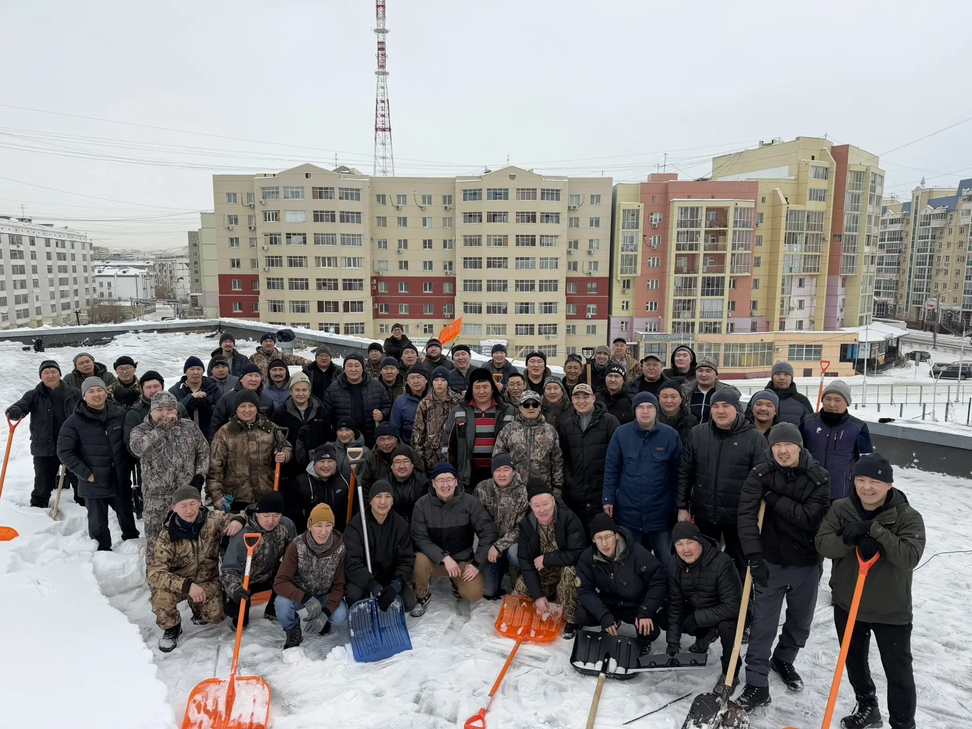 Сегодня «Совет Отцов» нашей школы принял активное участие в субботнике по уборке снега.  Выражаем ог