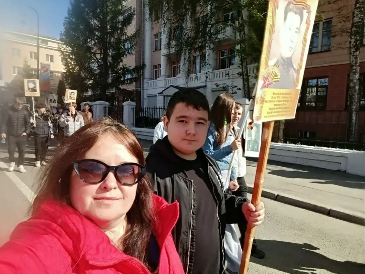 ЖИВАЯ ПАМЯТЬ ПОКОЛЕНИЙ 🕊️  9 мая наша гимназия вновь доказала, что подвиг героев не имеет срока давн