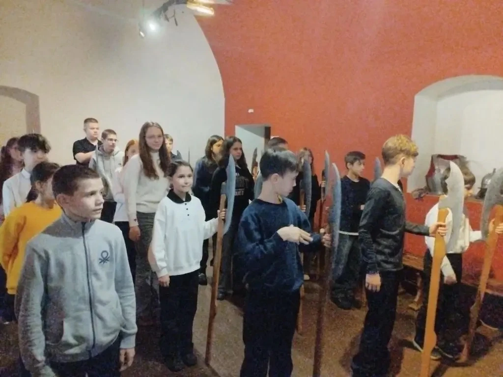⚔️ Стрелецкие палаты: живая история  Ученики 5 «Д» и 6 «И» классов побывали в музее «Стрелецкие пала