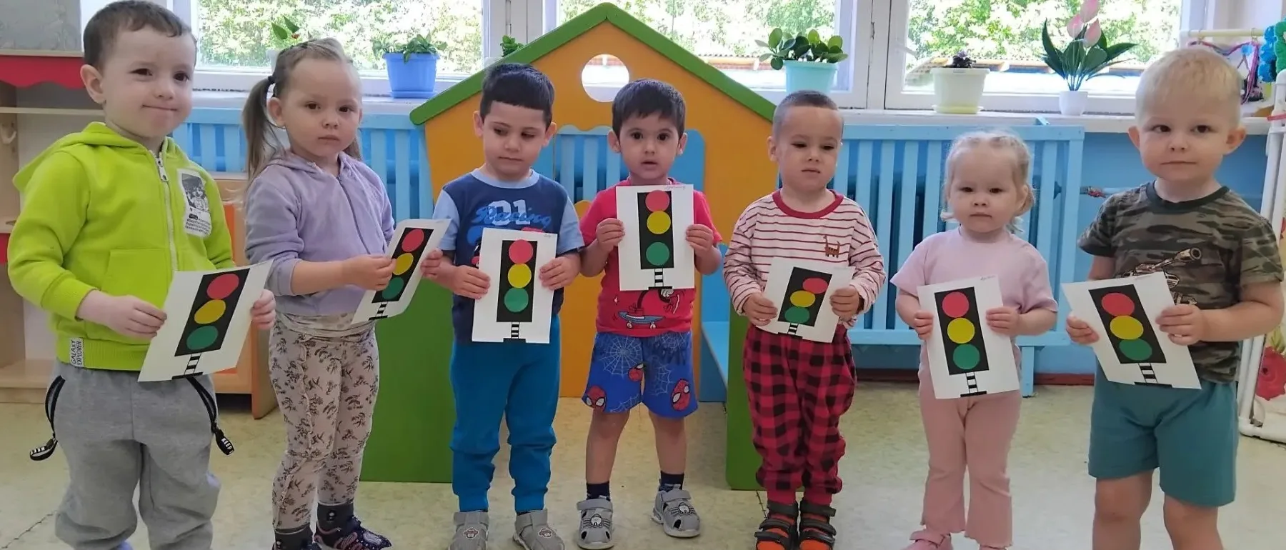 🚦 Неделя безопасности открыта!
Сегодня в группе раннего возраста прошёл тематический день «Нужно сл
