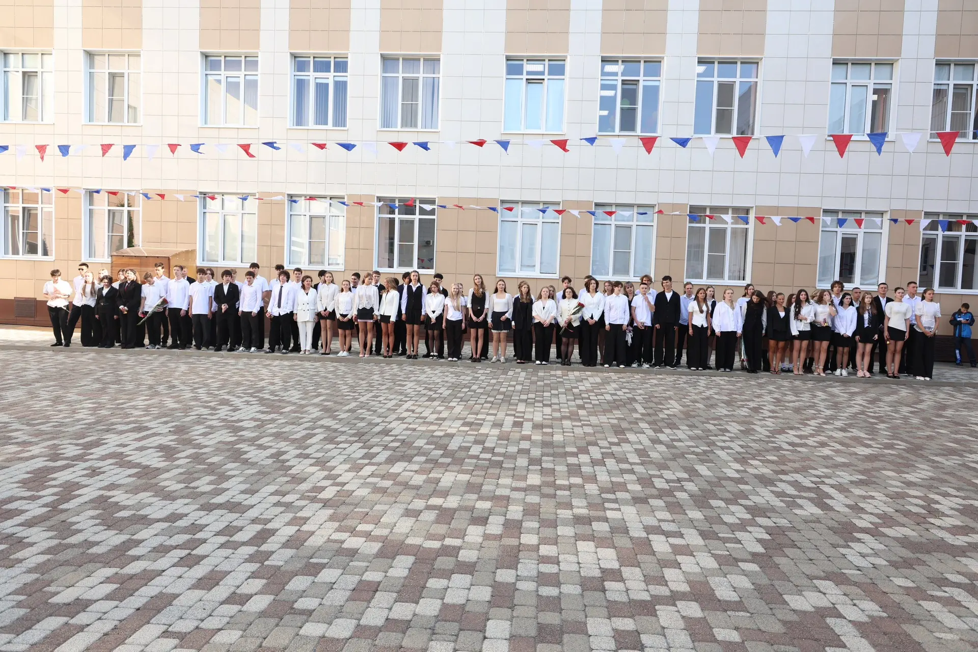 Первый звонок прозвенел, учебный год наступил 🔔