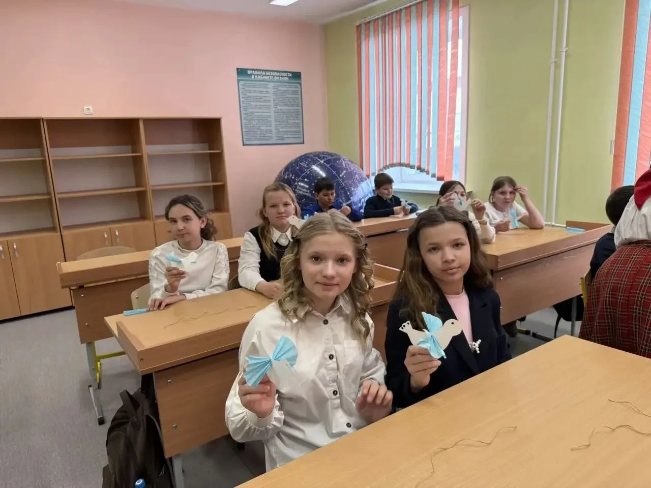 Весна вдохновения! В нашей школе прошёл увлекательный мастер-класс для учеников 5-х классов. Ребята 