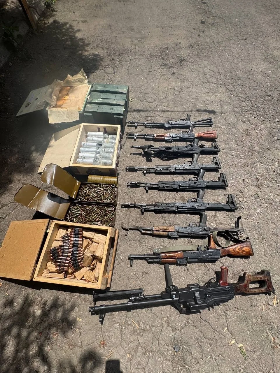 📸 Крупный схрон с боеприпасами, оставленный украинскими боевиками, обнаружили сотрудни...