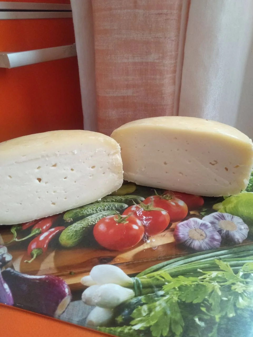 Сегодня у наших студентов на столах вот такие вкусные и красивые сыры ⬆️  Нежный Адыгейский, рассыпч