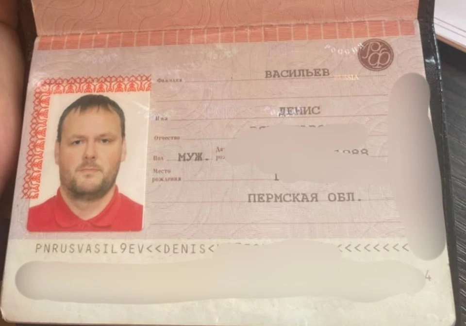 Данный человек взял машину в аренду и ушатав в хлам,бросил.