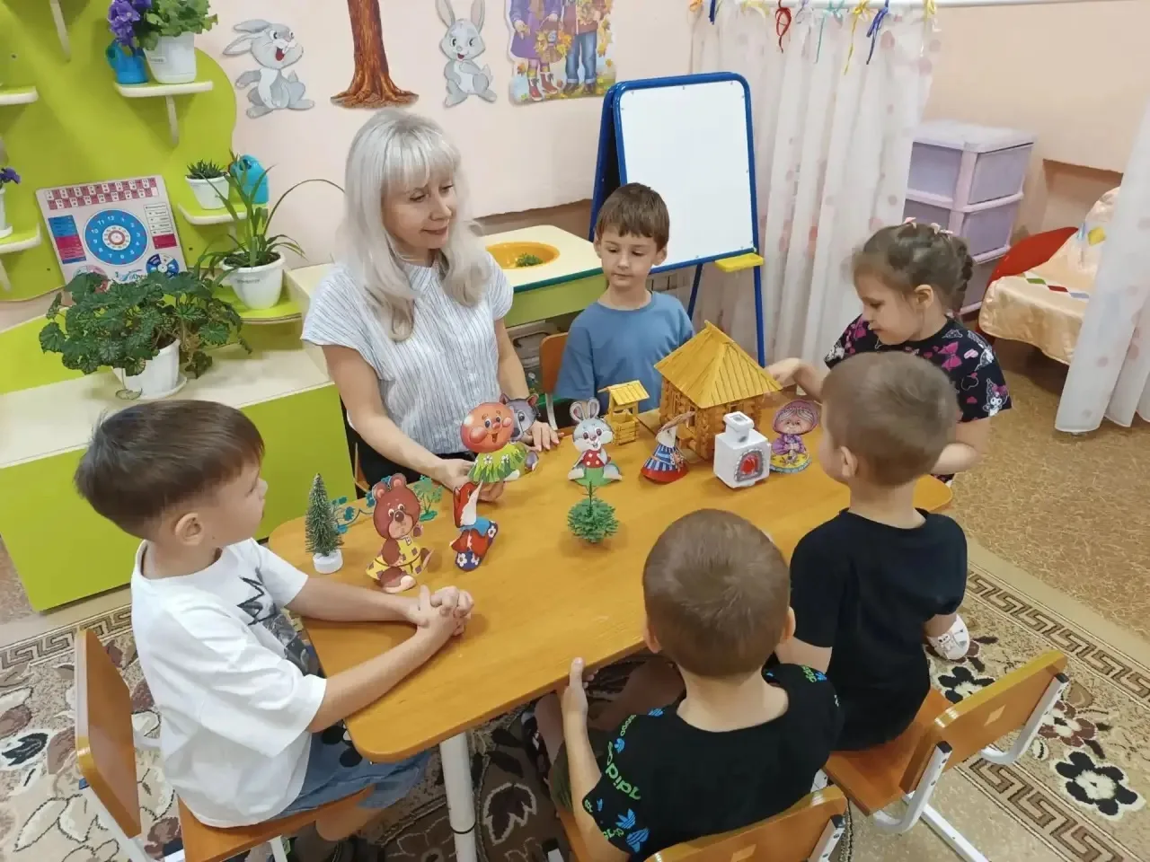 Сегодня в группе "Кораблик" состоялось увлекательное событие - показ настольного театра...