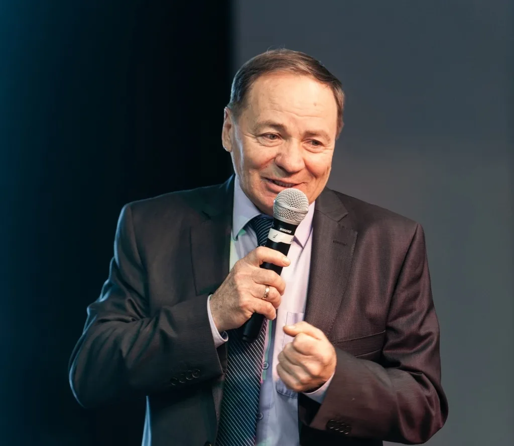Борис Бекетов: профессор и поэт

👨‍Борис Бекетов, доктор фармацевтических наук, профессор, подготов
