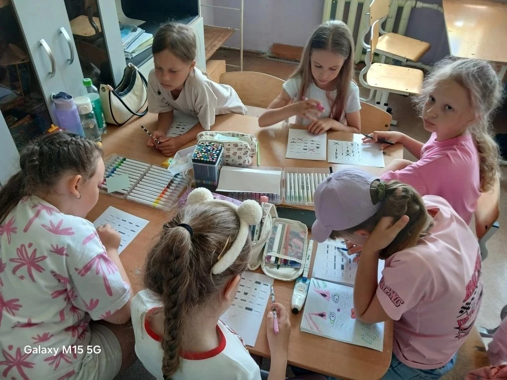 13-й день в лагере "Творчество и народные ремесла"

День был очень разнообразный:

🪆 Беседа о народ