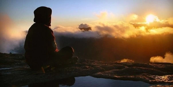 Медитация от Уолша 🧘‍♂

Итак, на вдохе ощути, как тебя наполняет энергия Жизни. В течение некоторог