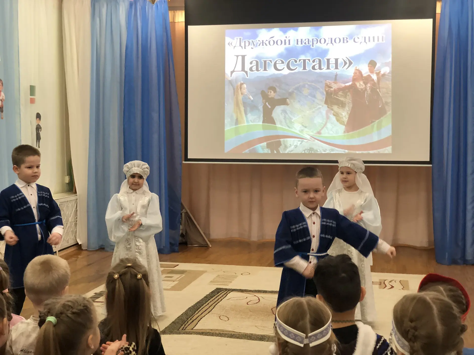 🎊 Фестиваль единства: вместе — сила!  Сегодня состоялся яркий и душевный Фестиваль, давший старт Год