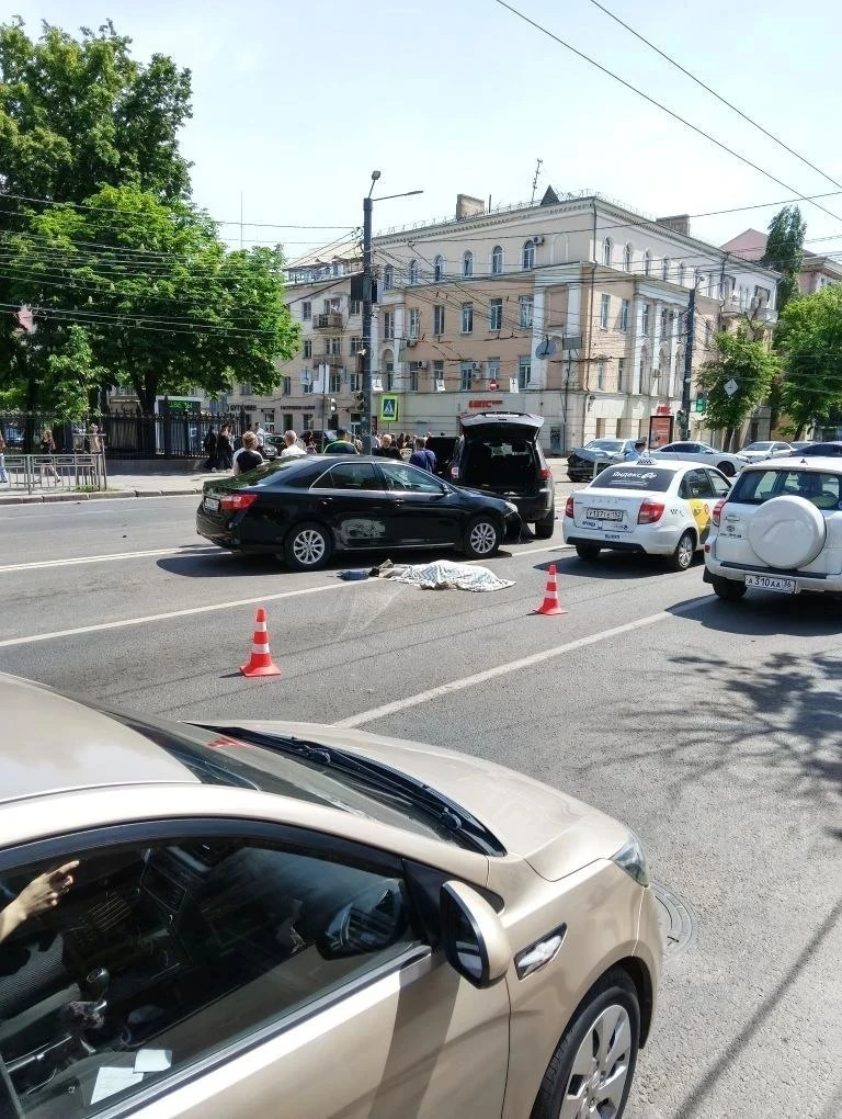 😱 Водитель джипа, сбивший насмерть пенсионера на Плехановской, получил год принудитель...