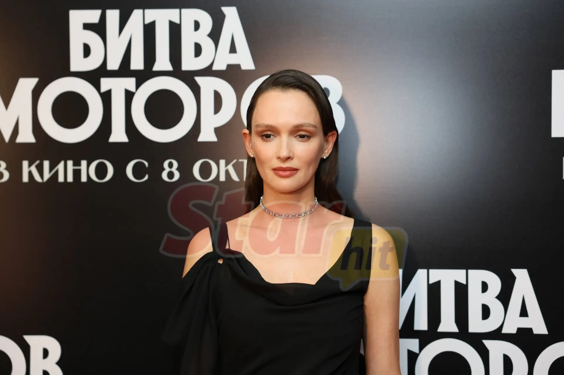 А вот и остальные гости громкой премьеры в «Октябре». Неподражаемая Паулина Андреева, Ю...