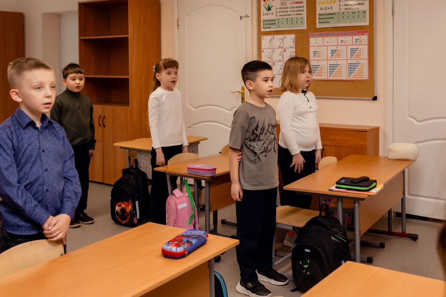💬 «Разговоры о важном» в 1 «Б» классе💬  💭Эта неделя в 1 «Б» классе началась с традиционной еженедель