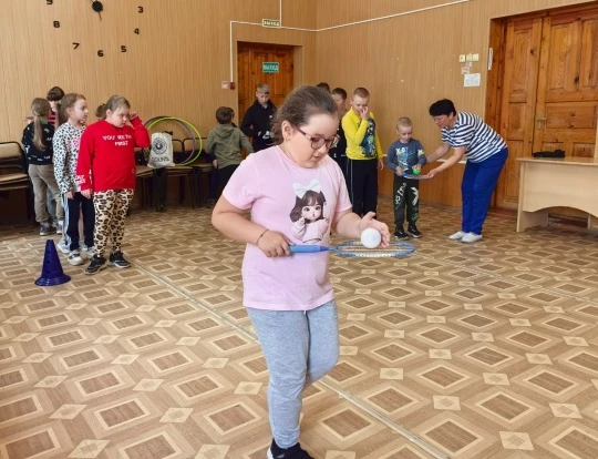 👫 🌞Сегодня для ребят из отряда "Дружный" пришкольного лагеря "Солнышко" прошла спорти...