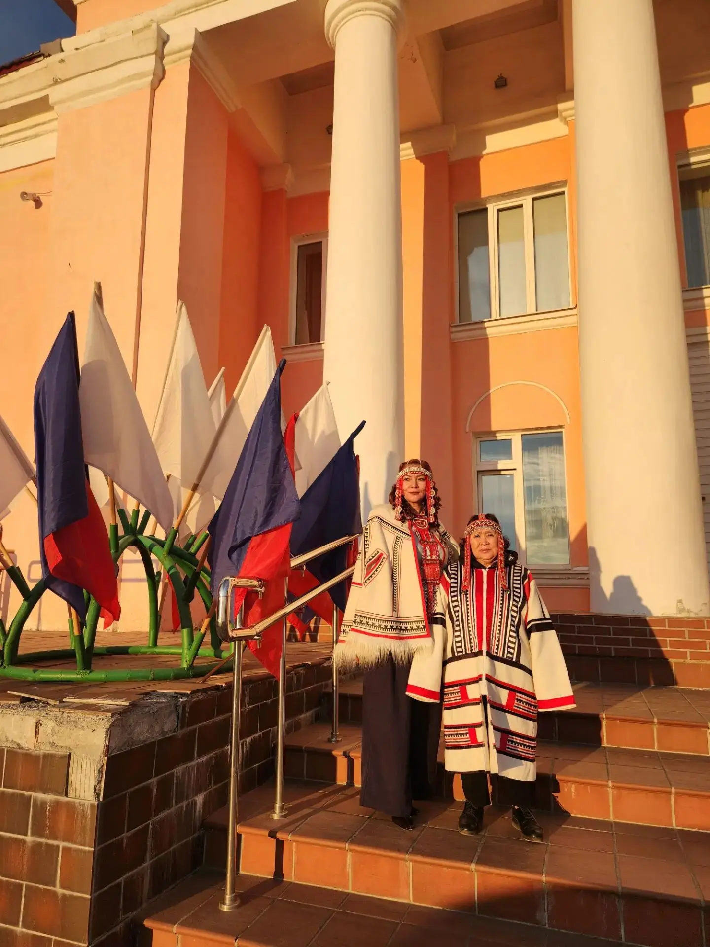 Под занавес дня голосование в Дудинке. Голосуют члены родовой общины нганасан "Ня танса".