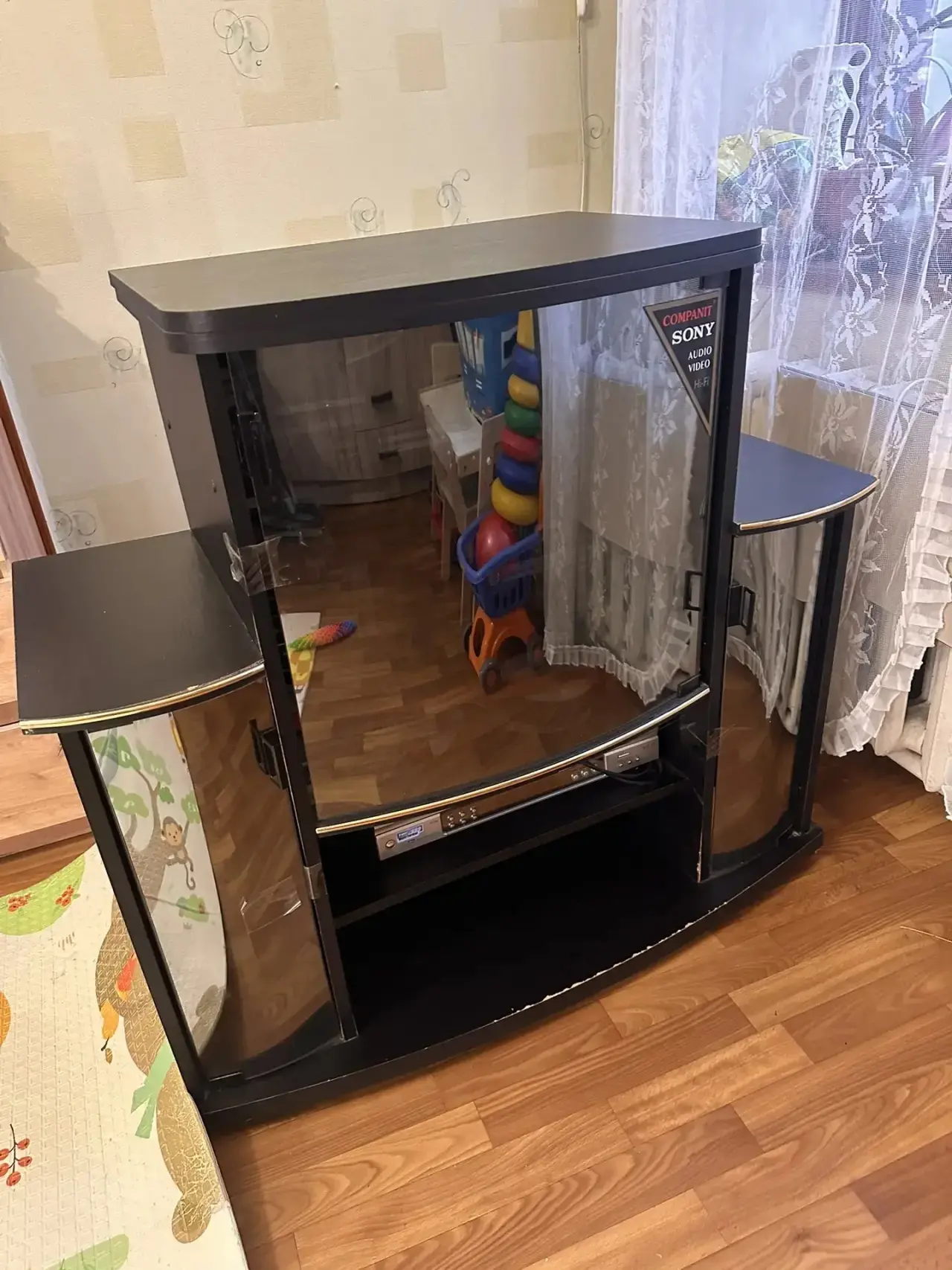 Продам тумбочку под телевизор!1500 рублей