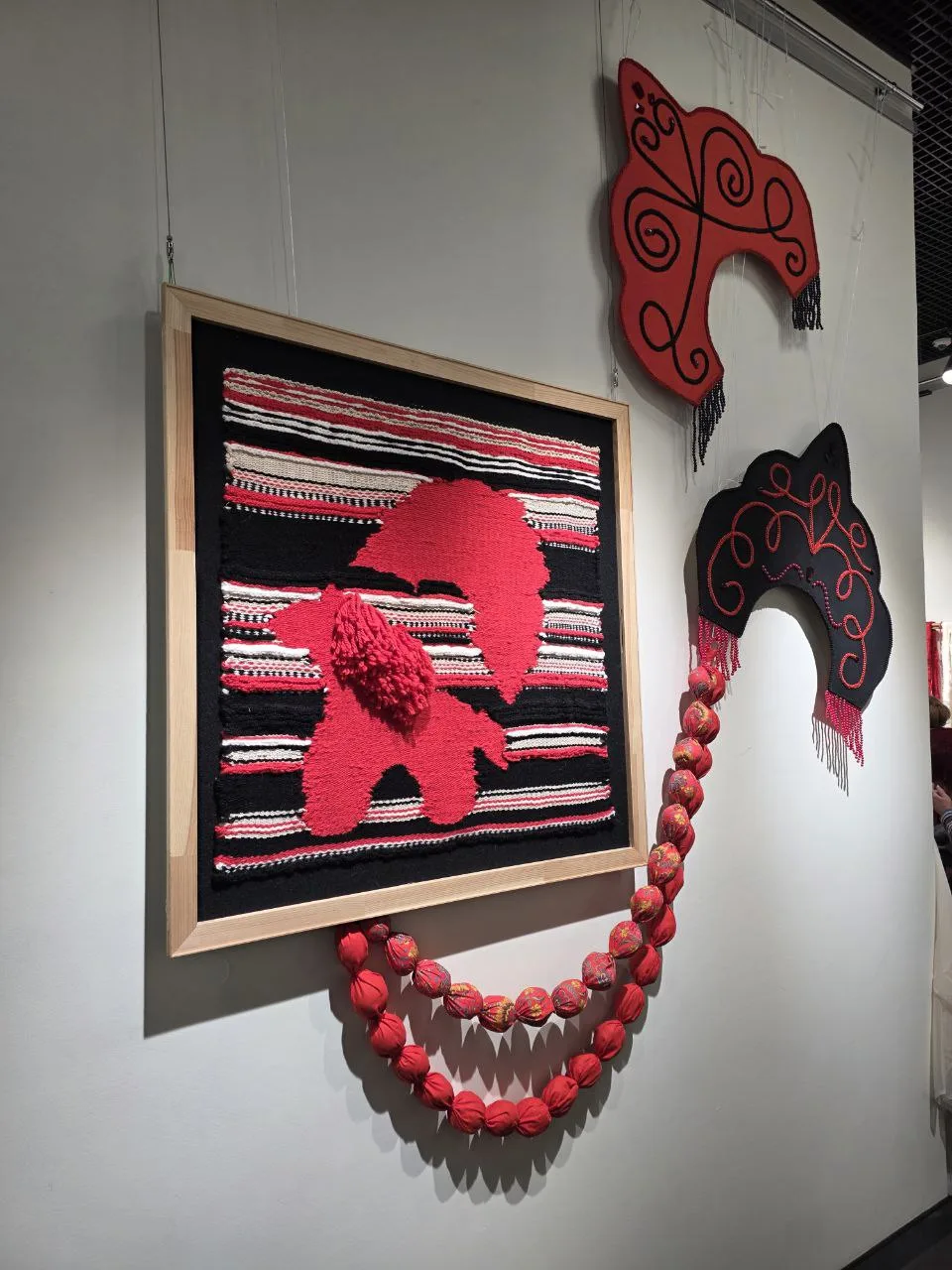 Вчера в Выставочном зале состоялось торжественное открытие XVIII ежегодной городской выставки декора