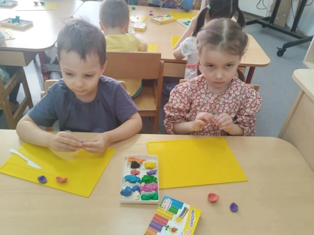 Художественно-эстетическое развитие в средней группе "Мисочки для трёх медведей"  🎗️ Учили детей леп