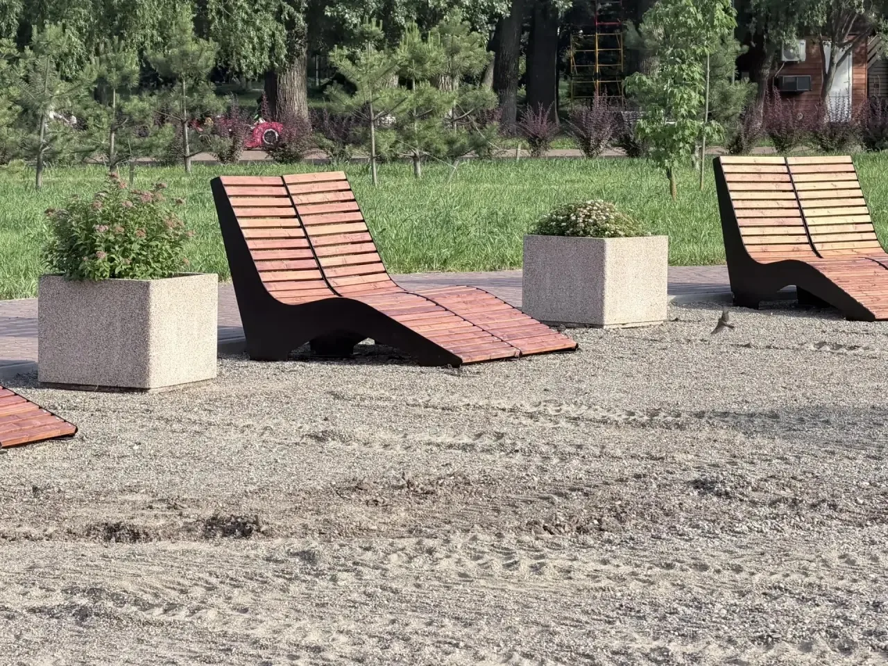 ⛈️ Дождливое начало лета - не повод расслабляться!

🏖️ Впереди пляжный сезон, и мы решили обустроит