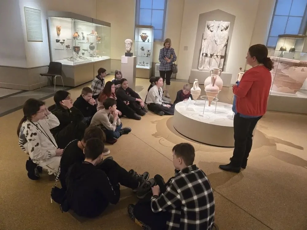 КАНИКУЛЫ С ПОЛЬЗОЙ!   🏛️24 февраля ученики 5 «А» класса вместе с классным руководителем Лазаревой Ал