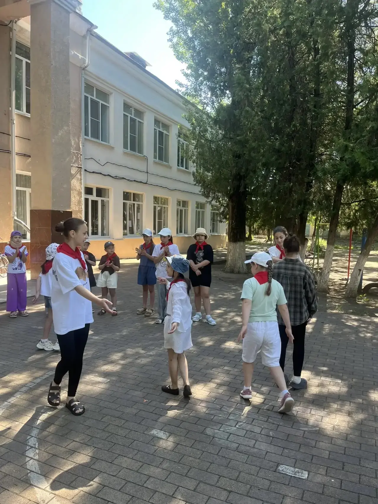 18.06.2026г.
День был посвящен подготовке ко Дню культуры России, и мы успели просто всё!

🏊‍♂️ С у