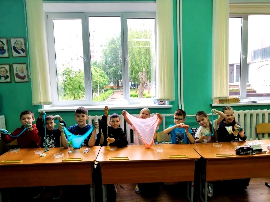 4 июня в пришкольном лагере "Дружба" объявлен "Днём Первых".  Утро началось с мастер-кл...