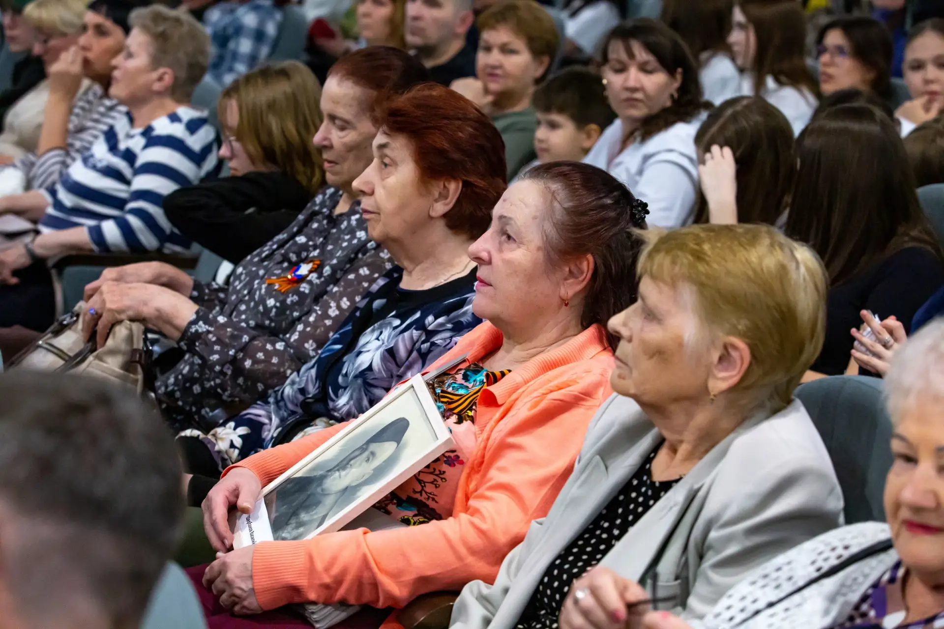 В течение года участники молодёжного театра «Вокзал» — учащиеся образовательного центра «Галактика»,